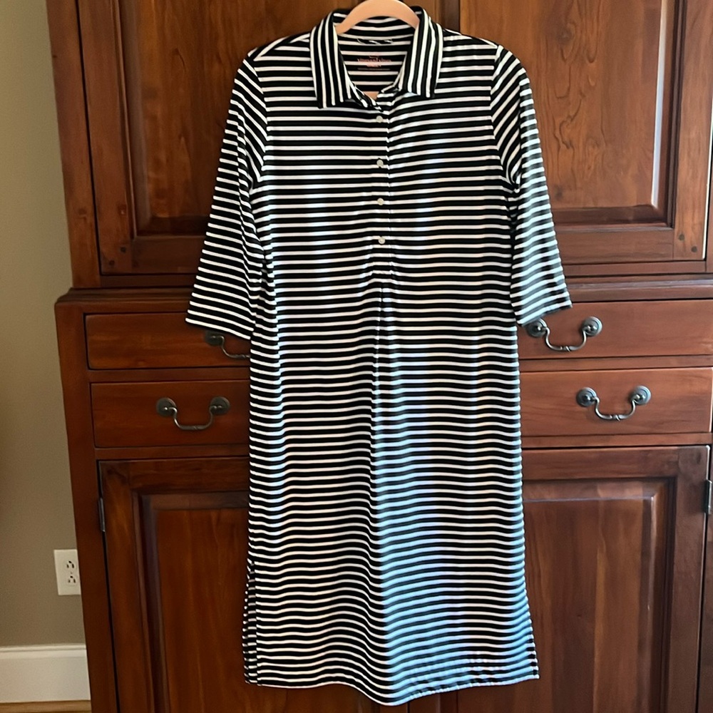 Vineyard Vines midi dress size S, black and while stripe.